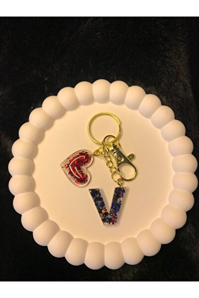 Atölyehüma سلسلة مفاتيح إيبوكسي على شكل قلب على شكل حرف V / ملحق حقيبة