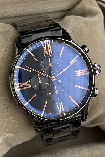 Leerybee Complete Your Style with Black Color Dazzling Men's Wristwatches!