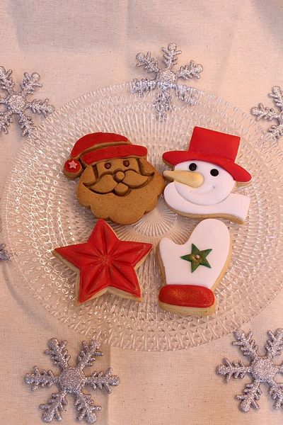Maflen Winter Cookies And Dough Shaping Set Santa Claus Snowman Glove Star