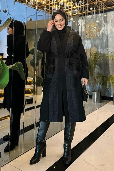 Bym Fashion Μαύρο παλτό - με πούπουλα, λεπτομέρεια τσέπης και ζώνη μέσης 7865