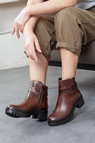 Adım Adım Γυναικείες μπότες από γνήσιο δέρμα με φερμουάρ στο πλάι και μεταλλικά αξεσουάρ