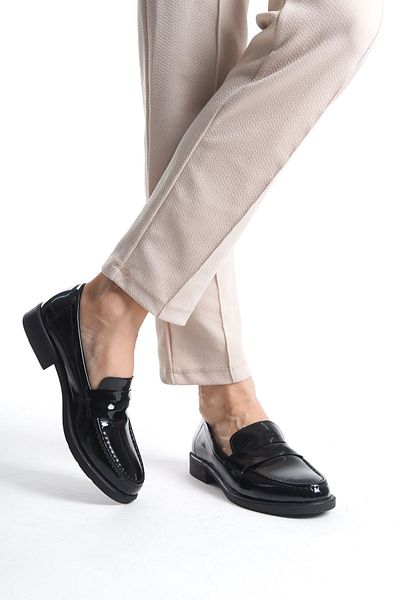 Diardi Black Patent Leather Short Heeled Women's Loafer