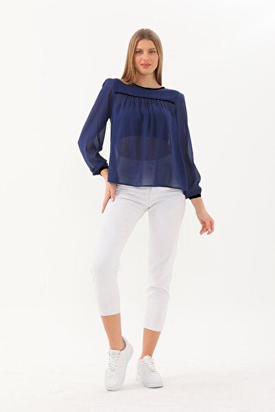 MEGHAN L.A بلوزة شيفون زرقاء داكنة