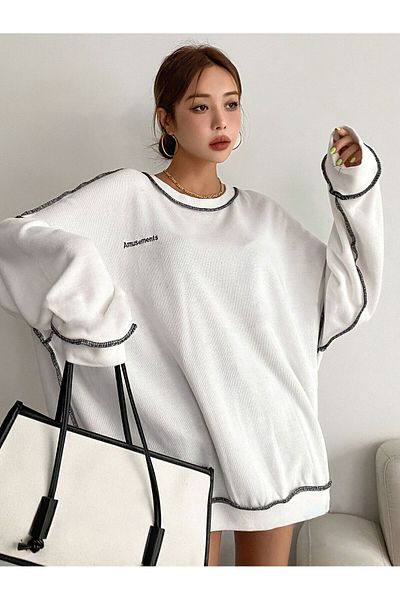 Know Women's 3 Thread White Piping Detail Amusements Printed Crew Neck Oversize Sweatshirt