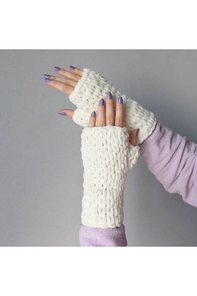BurDen Dekoratif Ürünler & Tasarım Mănuși albe umflate Design trendy tricotate manual Moda de iarnă Accesoriu în stil nordic fără degete