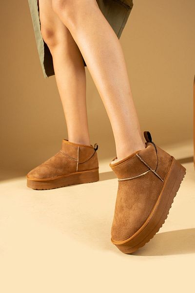 Pembe Potin Γυναικεία Mini Tan Nubuck Μποτάκια με Γούνινο Εσωτερικό Επίπεδο Χοντρό Άνετη Σόλα Γυναικεία Παπούτσια