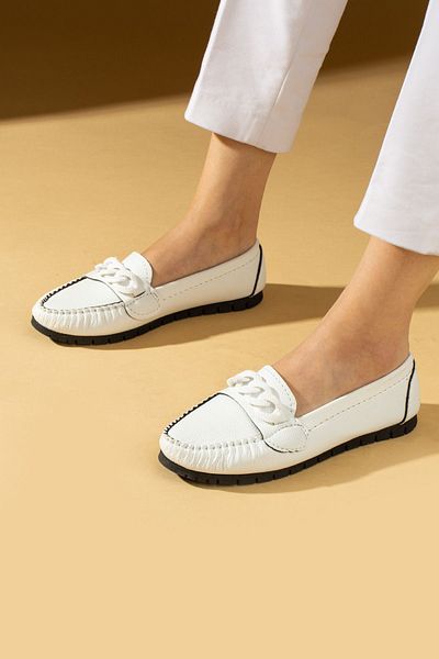 Pembe Potin Women's White Chain Buckle Comfortable Soft Sole Comfort Buckle Daily Ballerinas