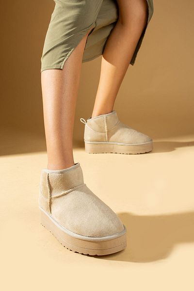 Pembe Potin Γυναικεία Μίνι Μπεζ Nubuck Μποτάκια με Γούνινο Εσωτερικό Επίπεδο Χοντρό Άνετη Σόλα Γυναικεία Παπούτσια
