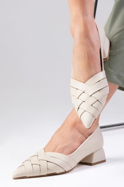 Mio Gusto Dámské boty na nízkém podpatku Peyton Beige Pointed Toe