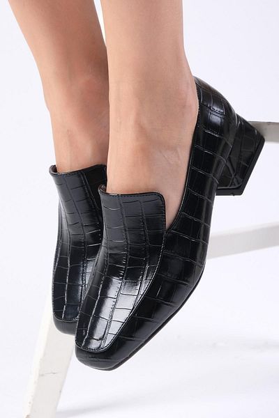 Mio Gusto Gaia Women's Short Heeled Black Animal Patterned Blunt Toe Shoes
