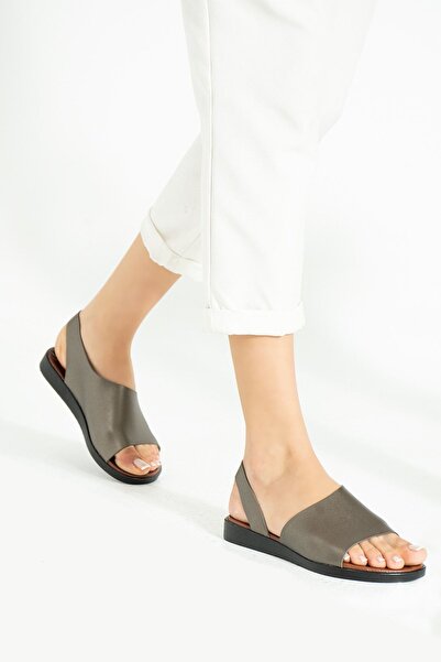 Pembe Potin Women's Platinum Comfortable Poly Sole Daily Summer Basement Style Sandals