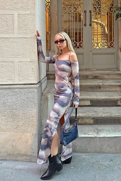 Swist Γυναικείο μίντι φόρεμα με λουράκια σε μπεζ μπατίκ με λεπτομέρεια και σκίσιμο στο πλάι