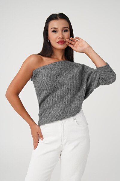 Hipo Trend Πουλόβερ με λεπτομέρεια με έναν μόνο ώμο και ριμπάνες στα μανίκια ...