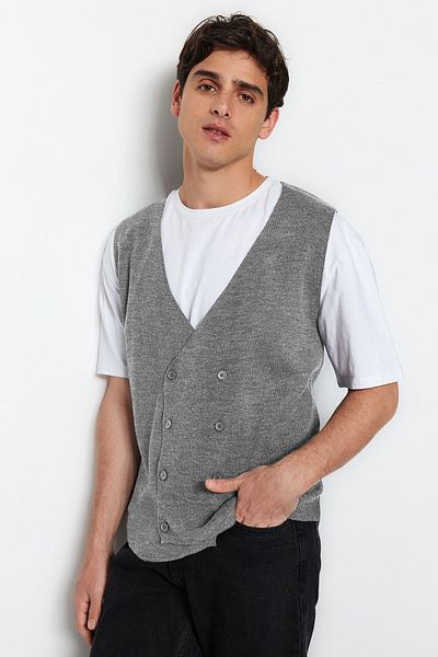 Trendyol Collection Graue Strickweste im Slim Fit für Herren – V-Ausschnitt TMNAW21YE0014