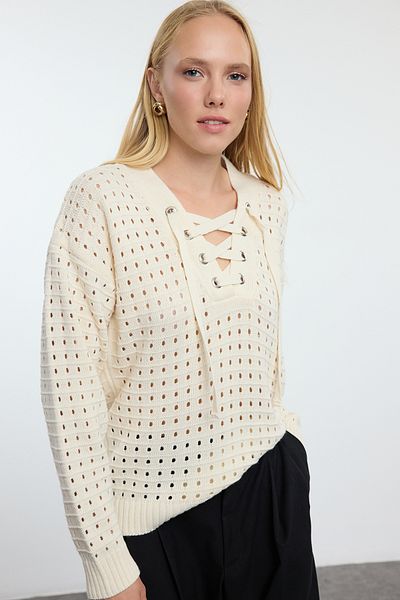 Trendyol Collection Ecrufarbener Strickpullover mit weiter Passform – Spitzendetails und durchbrochene Löcher Twoaw25kz00343