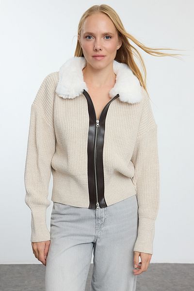 Trendyol Collection Ζακέτα με φερμουάρ - Λεπτομέρεια από πέτρινη γούνα, TWOAW25HI00186