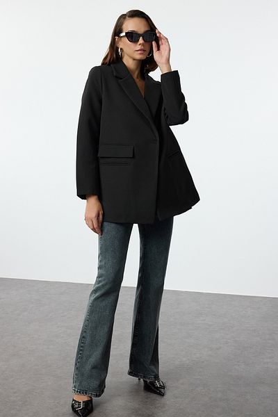 Trendyol Collection Schwarze, übergroße, gewebte Blazerjacke mit Taschendetail TWOAW24BC00070