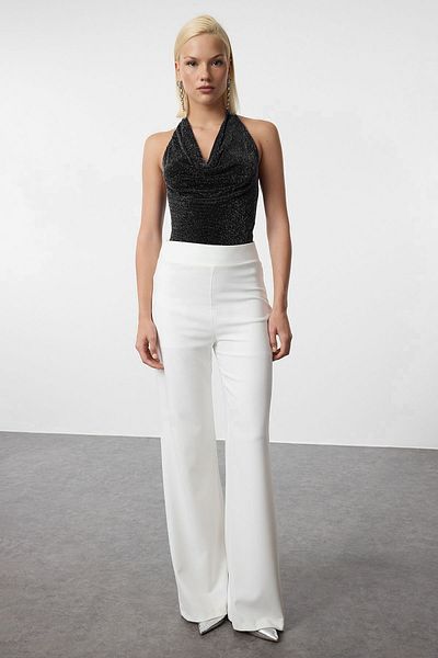 Trendyol Collection Schwarzer Glitzer-Strick-Body mit Stachelkragen TPRAW25BD00001
