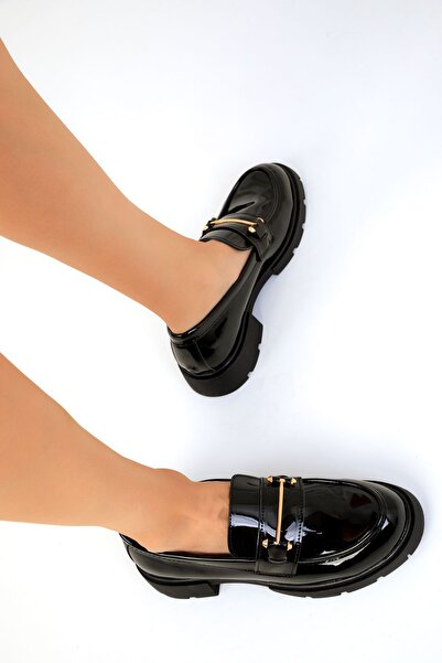 SOHO Черни лачени дамски мокасини 19530