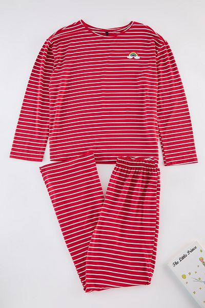 Trendyol Collection Set pijamale tricotate din viscoză cu dungi roșii cu imprimeu curcubeu THMAW25PT00014