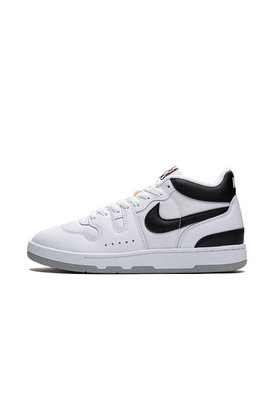 Nike Attack - Lehký a pohodlný střih