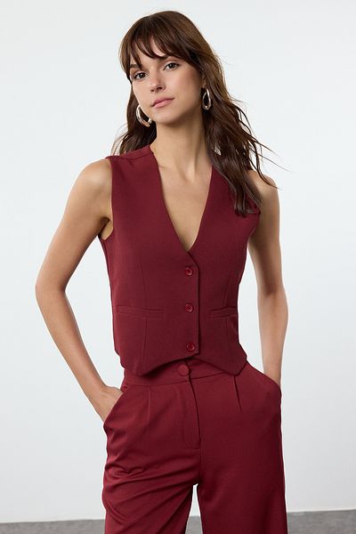 Trendyol Collection Burgunderrote, geknöpfte, gewebte Crop-Weste TWOSS22YE0053