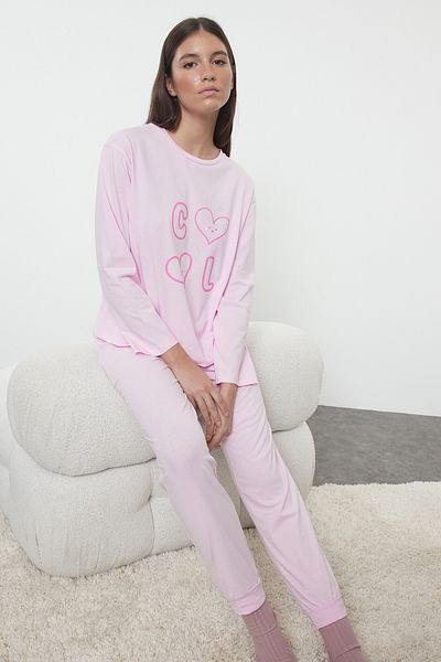 Trendyol Collection Pink Slogan Heart Bavlněná sada pyžama - Thmaw25Pt00115
