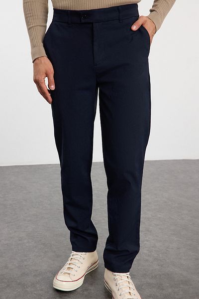 Trendyol Collection Sötétkék Slim Fit olasz szabású Chino szövet nadrág TMNAW23PL00034