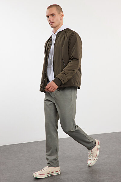 Trendyol Collection Rugalmas és kényelmes khaki szövet - megkötős derék, dupla lábú nadrág TMNAW25PL00002