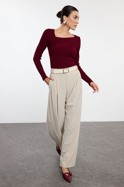Trendyol Collection Weinroter Strickpullover - Quadratischer Kragen, TWOAW24KZ00114
