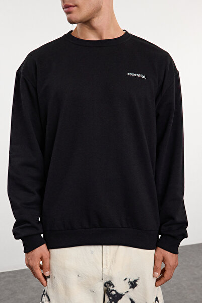 Trendyol Collection Černá unisex oversize/široký střih Slogan Crew Neck Fleece Inside Mikina Tmnaw25Sw00162