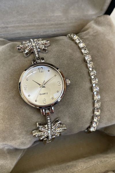 Leerybee Stand out with Your Style!Most Favorite Bracelet Jewelled Wristwatch for Women