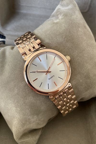 Leerybee Women's Wristwatch - Fine and Polite Detailed