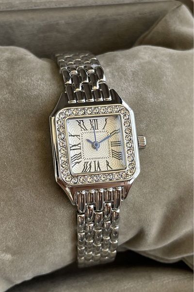 Leerybee To Make You Feel Special! Best Women's Wristwatch