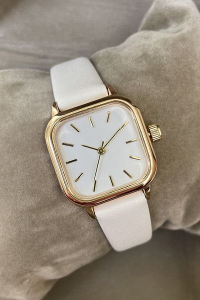 Leerybee Women's Wristwatch Designed with Fine Details