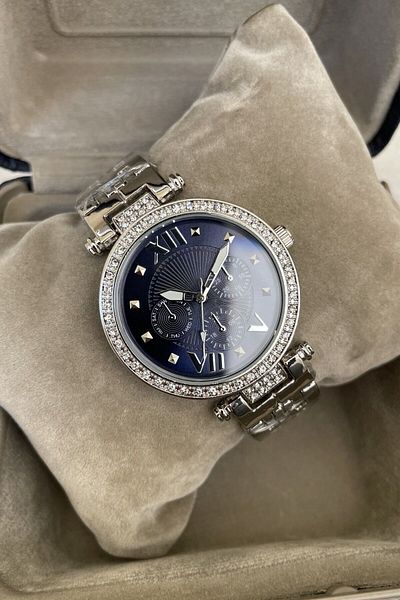 Leerybee Women's Time: Stylish and Modern Clocks