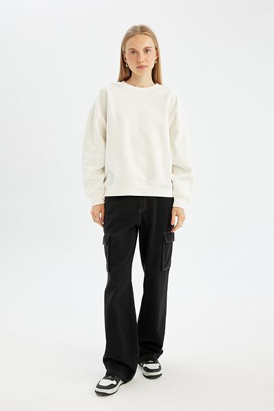 DeFacto Übergroßes Sweatshirt mit Rundhalsausschnitt – dick und einfarbig A4177ax24wn