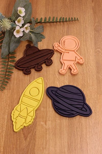 Maflen Space Astronaut Rocket UFO Saturn Planet Set of 8 Cookie Mold and Dough Shaper
