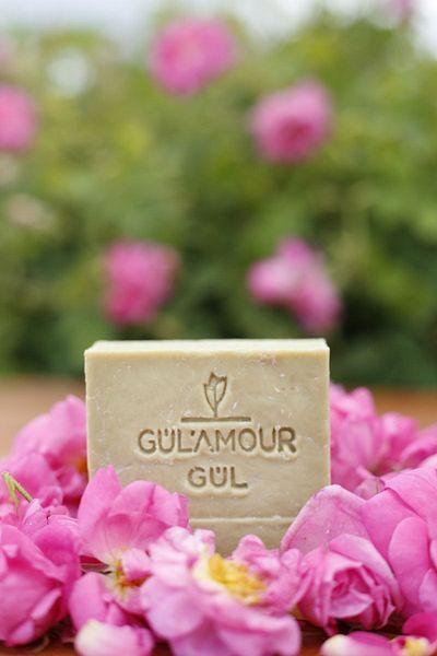 GÜLAMOUR صابون الورد الطبيعي بأوراق الورد
