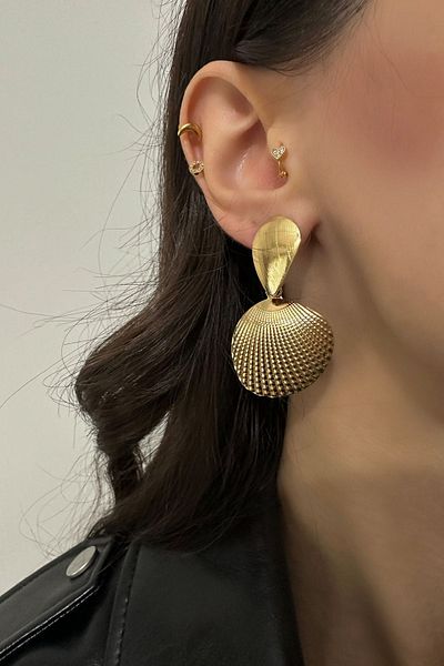 Okko Store Dangle Mussel Model Earrings