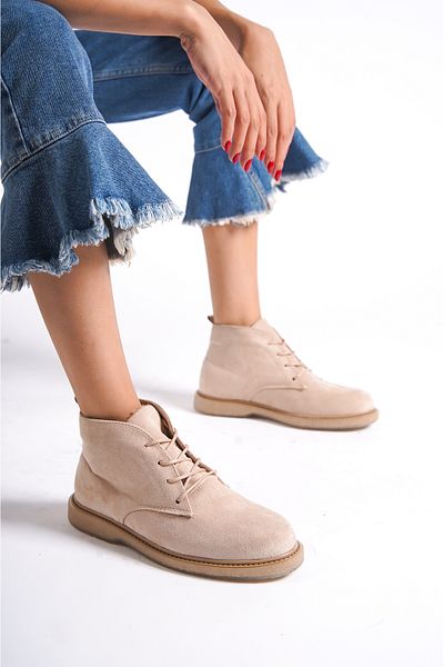 Capone Outfitters Knöchellange Damenstiefel aus Wildleder mit runder Zehenpartie und Schnürung vorne