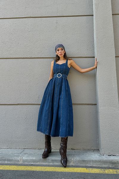 Seda Yalçın Atelier Rochie din denim cu detaliu curea cu bretele albastre
