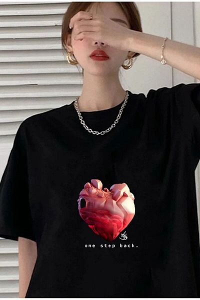 Know Tricou oversize pentru femei cu imprimeu Black Red Heart World