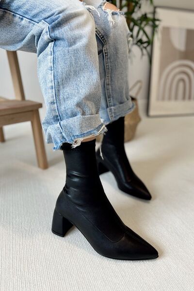 POLKA STORE Γυναικεία μποτάκια Flex Stretch με μεσαίο τακούνι με μυτερό τακούνι