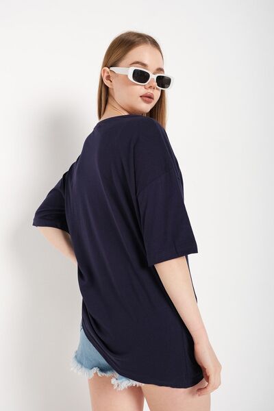 Know Women's Navy Blue Oversize T-shirt