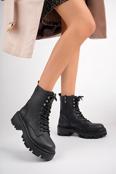 meyra'nın ayakkabıları Μαύρα ματ γυναικεία μποτάκια με φερμουάρ - Σχέδιο με κορδόνια