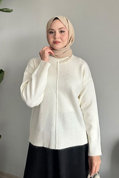 InStyle سترة تريكو بيضاء - تفاصيل حجر صدف