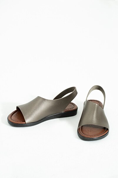 Pembe Potin Women's Platinum Comfortable Poly Sole Daily Summer Basement Style Sandals