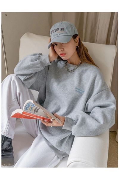Trendseninle Γυναικείο φούτερ σε γκρι Staggertly Printed Crew Neck
