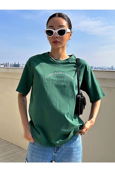 Trendseninle Tricou supradimensionat cu imprimeu Nephti Green Clarity And Candor pentru femei